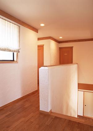 家の外壁塗装を任せるべき業者を探すには